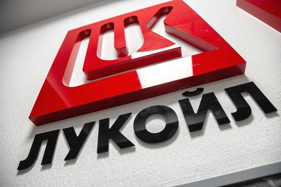 США ввели санкции против крупнейших российских нефтяных компаний «Лукойл» и «Роснефть»