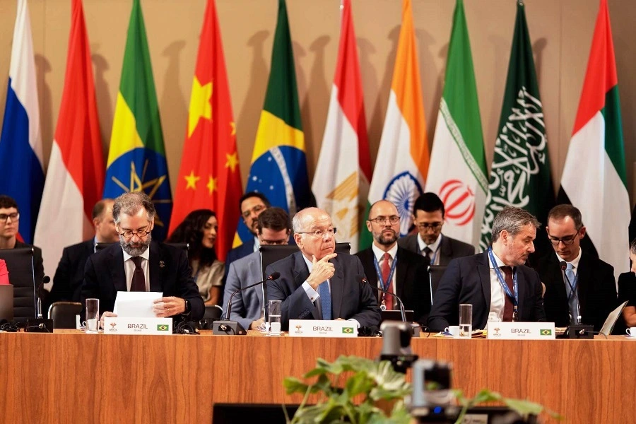 Страны БРИКС обсуждают совместный ответ на торговую политику Трампа