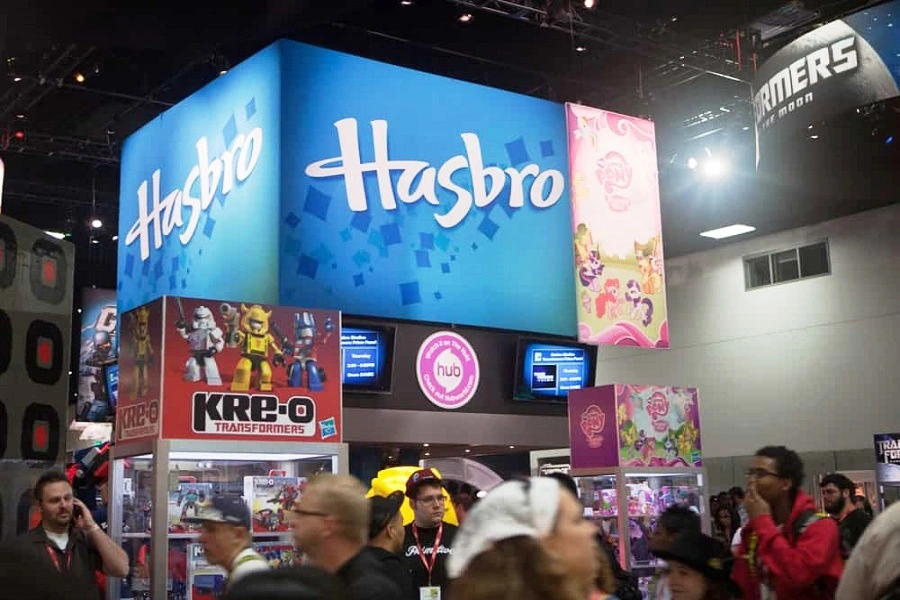 Производитель игрушек Hasbro представил новый план роста, но прогноз выручки на 2025 год не оправдал ожиданий