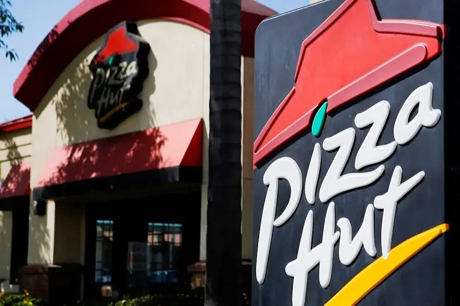 Yum! Brands заключила две сделки по продаже Pizza Hut за 2,7 миллиарда долларов