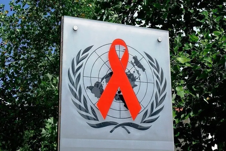 По данным UNAIDS, мир рискует столкнуться с новой вспышкой ВИЧ из-за сокращения финансирования на 18%
