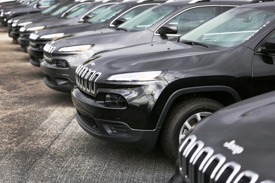 Stellantis вновь отзывает гибридные внедорожники Jeep из-за риска возгорания