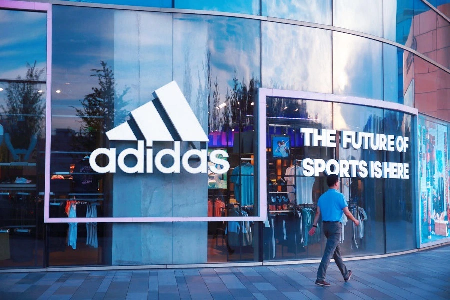 Компания Adidas уверенно завершила 2024 год, демонстрируя рост выручки и прибыли