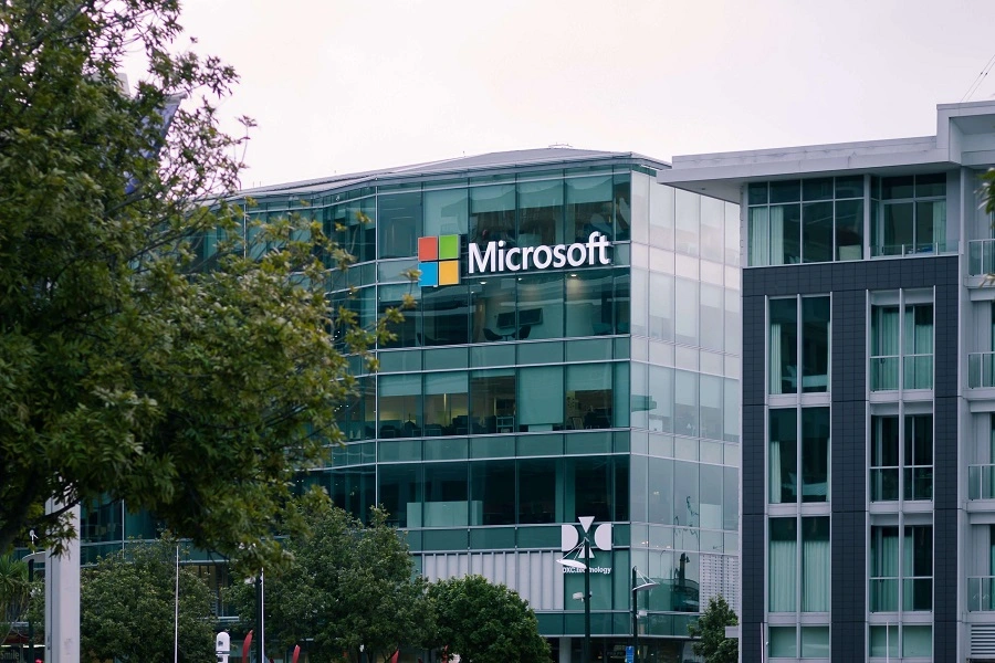 Microsoft заявляет, что российские хакеры шпионят за ее руководством
