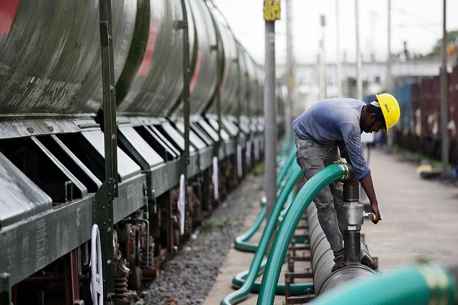 Индия готовится постепенно сократить импорт российской нефти под давлением США