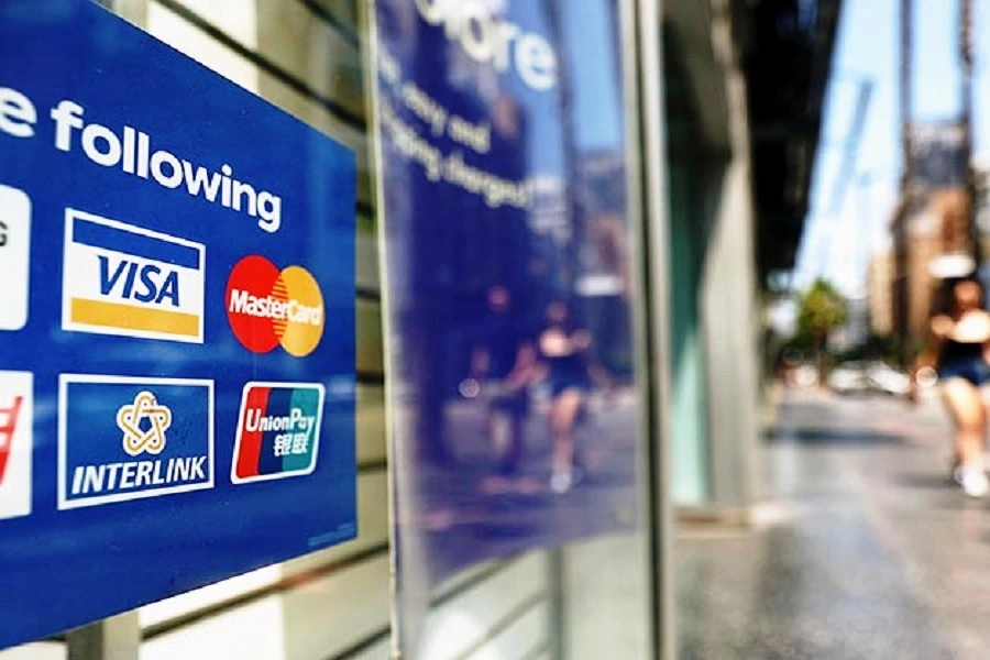 Visa и Mastercard выплатят 167,5 млн долларов в рамках урегулирования спора о комиссиях за использование банкоматов