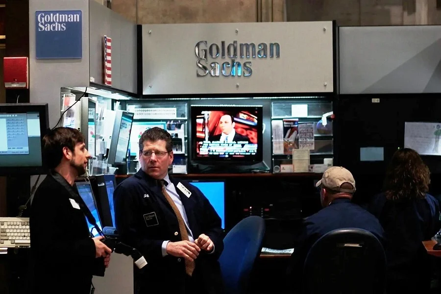 Goldman присоединяется к коллегам с Уолл-стрит, отмечающим риск изменения ставок для акций