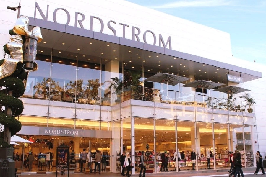 Сеть универмагов Nordstrom заключит сделку с частным ритейлером на сумму 4 млрд долларов
