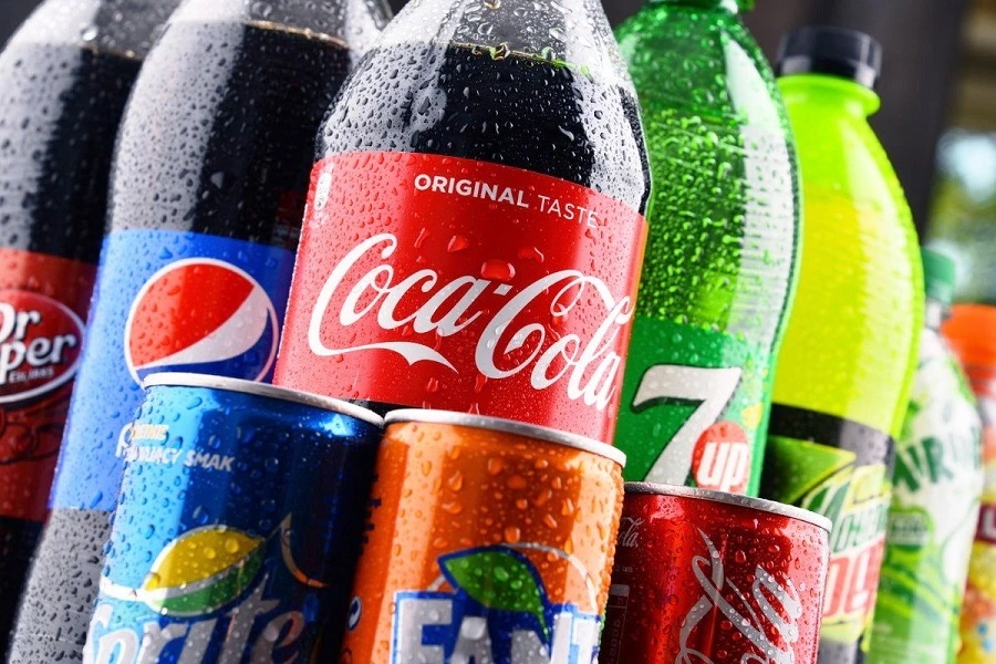 Coca-Cola делает ставку на дорогие газированные напитки, международный спрос на которые повысит годовой прогноз продаж