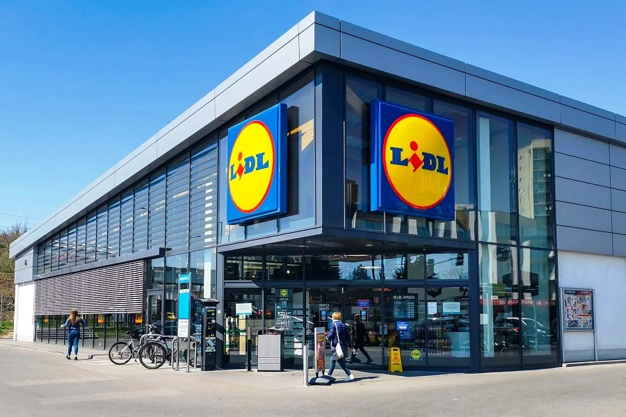 Auchan продаст 19 французских супермаркетов Lidl