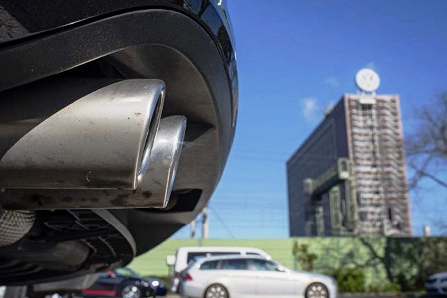 ЕС отказывается от запрета на двигатели внутреннего сгорания в 2035 году, поскольку глобальный переход на электромобили требует перезагрузки