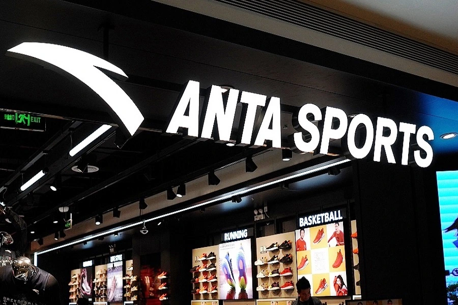 Китайская компания Anta Sports предложила выкупить 29% акций компании Puma, принадлежащих семье Пино