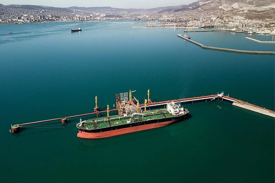 Россия уклоняется от санкций G7 по ограничению цен на большую часть своего экспорта нефти