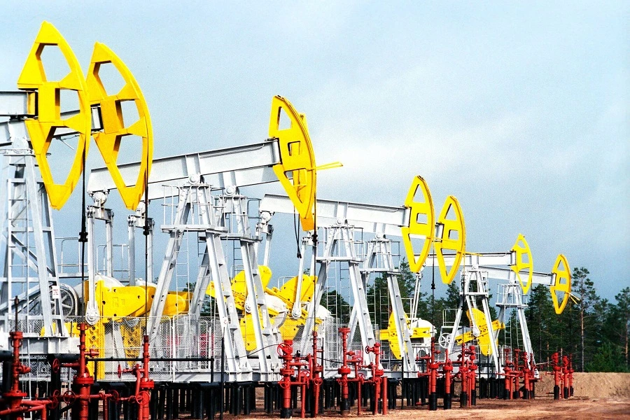 «Роснефть» ежеквартально снижает добычу нефти и газового конденсата на фоне сокращений ОПЕК