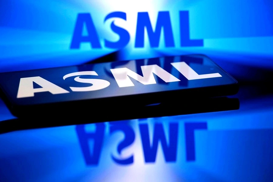 ASML демонстрирует максимальный рост с 2020 года, поскольку инвестиции в искусственный интеллект способствуют росту заказов