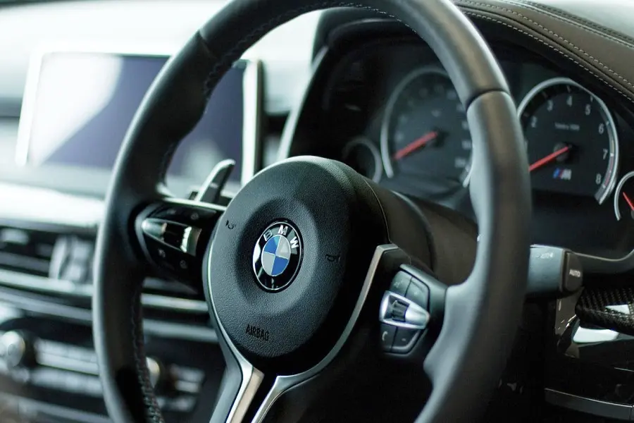 BMW отзывает сотни тысяч автомобилей из-за риска возгорания