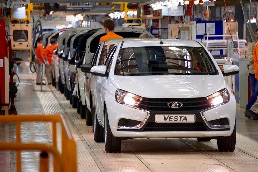«АвтоВАЗ» прогнозирует снижение производства Lada на 10% в 2023 году из-за санкций США