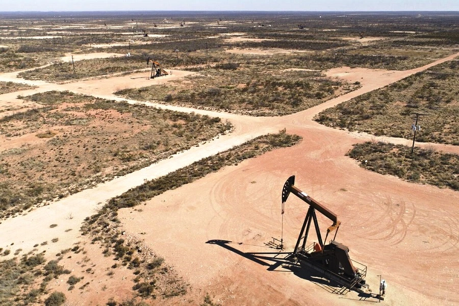 По прогнозам EIA, добыча нефти в США достигнет пика к 2027 году, поскольку сланцевый бум сойдет на нет