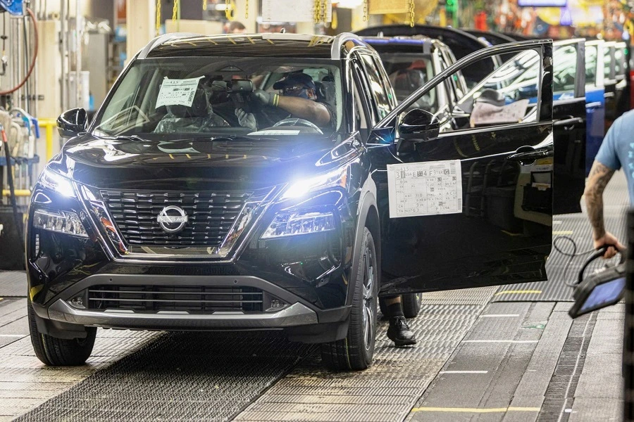 Nissan приостановил производство трех моделей для Канады на двух заводах в США
