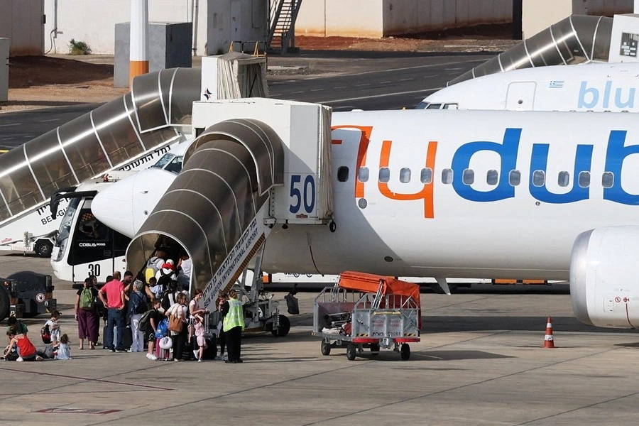Пассажиры flydubai сорвали попытку второго пилота разбить самолет