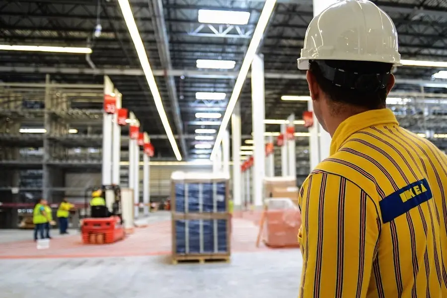 Крупнейший ритейлер IKEA сокращает 800 офисных сотрудников