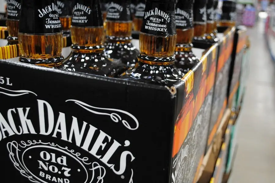 Производитель Jack Daniel’s — Brown-Forman фиксирует слабый рост спроса на алкогольные напитки