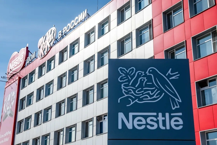 Nestle заявила о продолжении работы в России после передачи активов под временный контроль
