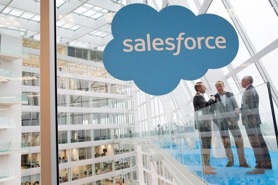 Salesforce экономит 100 млн долларов в год благодаря ИИ и делает ставку на автоматизацию клиентской поддержки