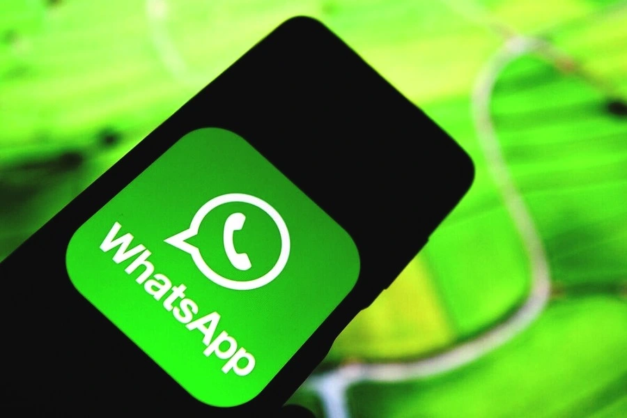 WhatsApp впервые покажет рекламу и предложит платные подписки