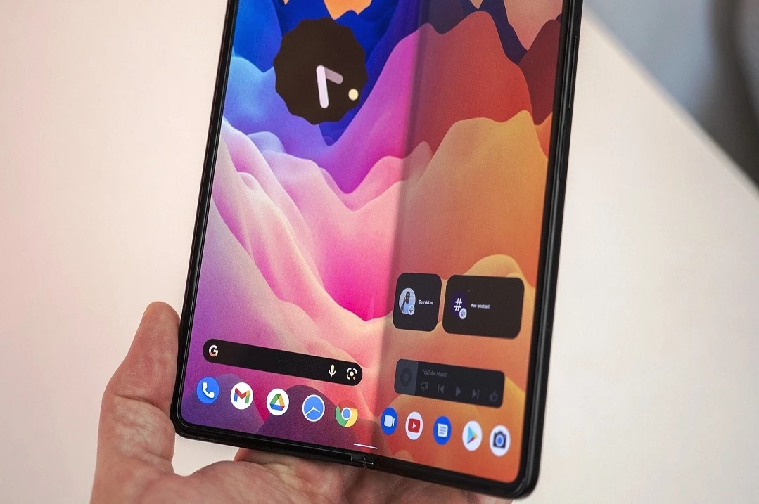 Сообщается, что Google выпустит свой складной телефон в июне, потеснив Samsung