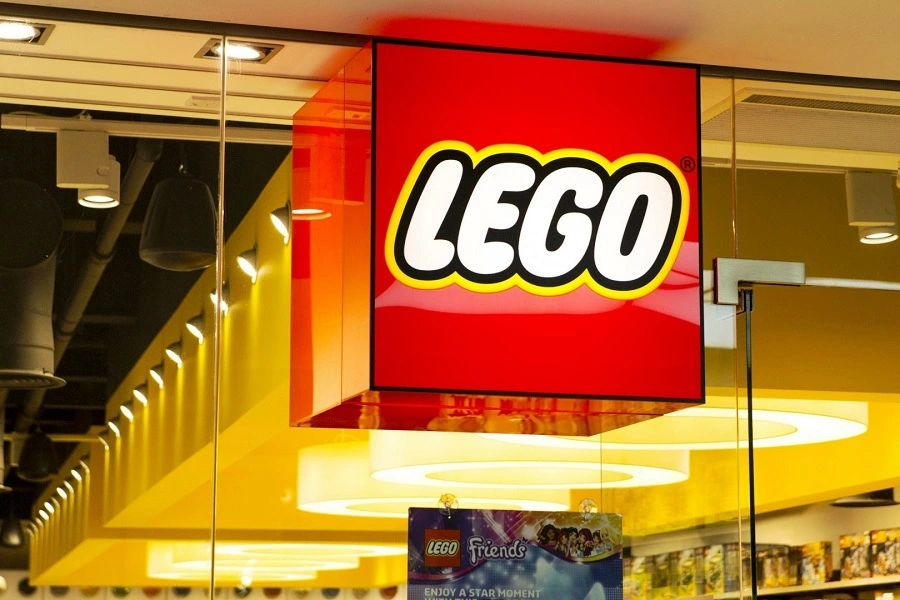 Lego превосходит рынок игрушек благодаря устойчивым продажам в Европе и Северной Америке