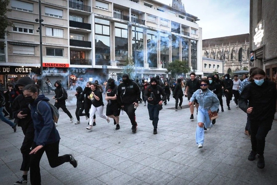 Во Франции около 400 школ могут остаться закрытыми на фоне протестов учащихся
