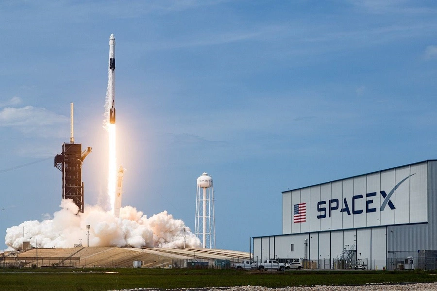 SpaceX готовится запустить частную команду миллиардера для революционной космической миссии