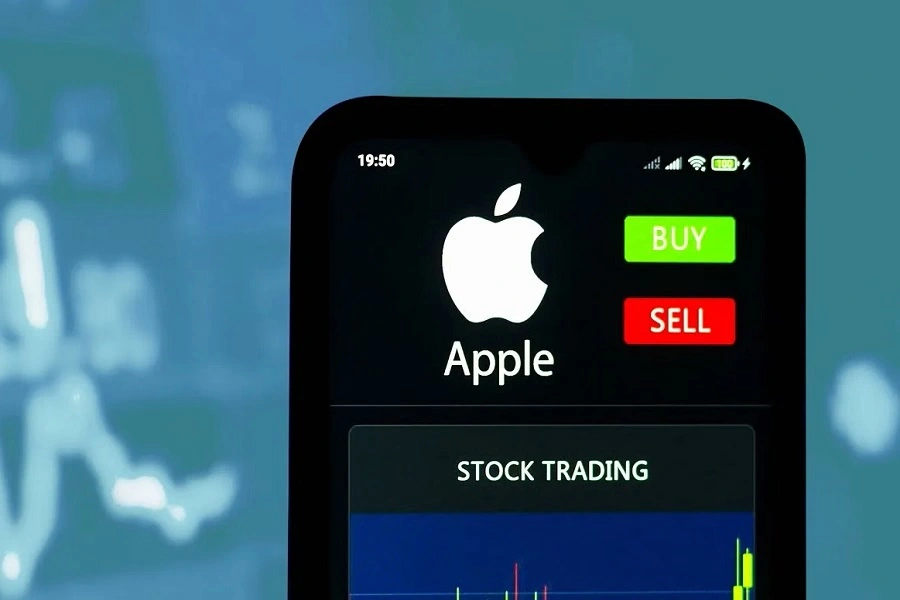 Акции Apple обновили исторический максимум на фоне высоких продаж iPhone 17