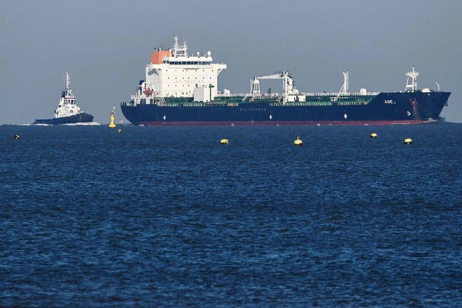 Санкции США ограничивают поставки иранской и российской нефти на танкерах, что приводит к росту цен на сырую нефть