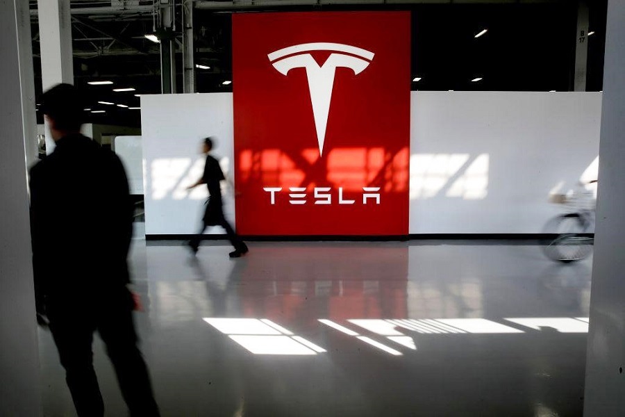 Tesla увольняет более 10% персонала по всему миру из-за падения продаж