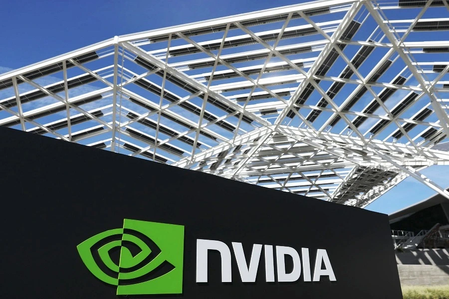 Nvidia присоединяется к крупным технологическим компаниям, лицензируя стартап Groq и нанимая руководителей