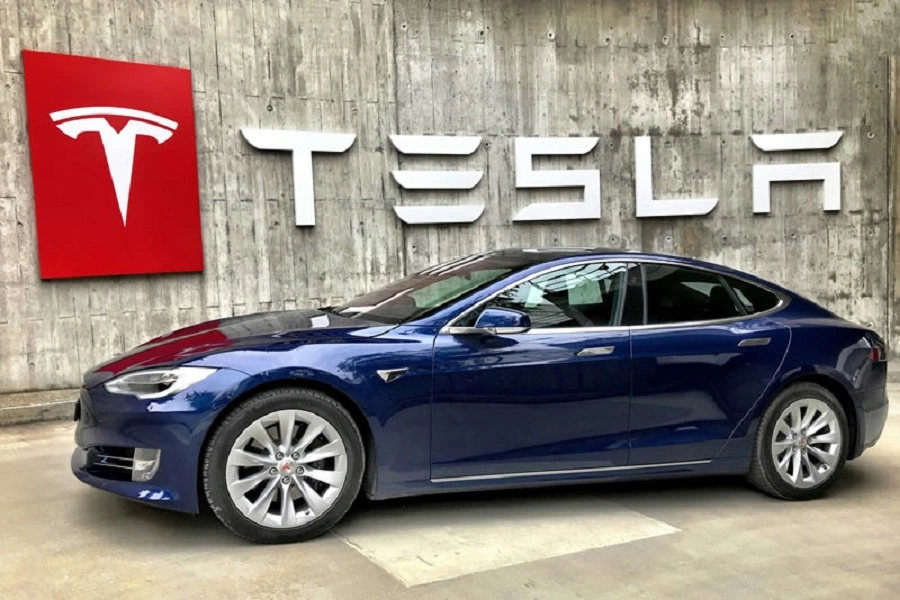 Акции Tesla показали самый высокий рост за последние 10 лет благодаря смелому прогнозу Маска относительно электромобилей