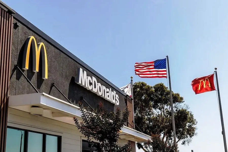 McDonald's превзошел квартальные прогнозы по глобальным продажам благодаря выгодным стратегиям
