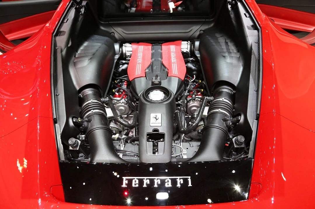 Высококлассные моторы - преимущество Mercedes и Ferrari в эпоху электромобилей