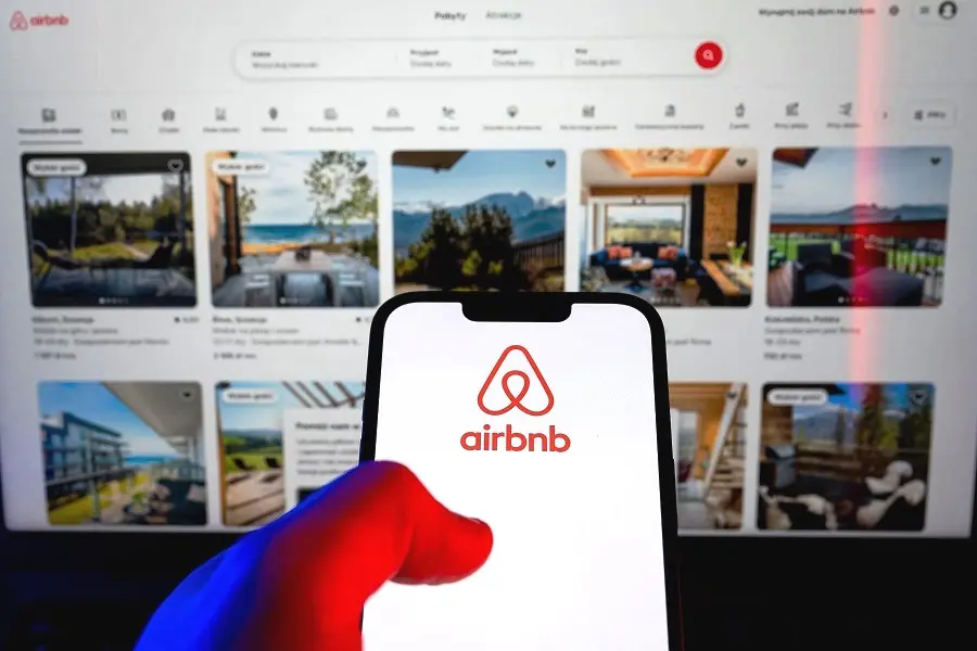 Спрос на жилье, предлагаемое Airbnb и Expedia, снизился на фоне затянувшегося конфликта на Ближнем Востоке