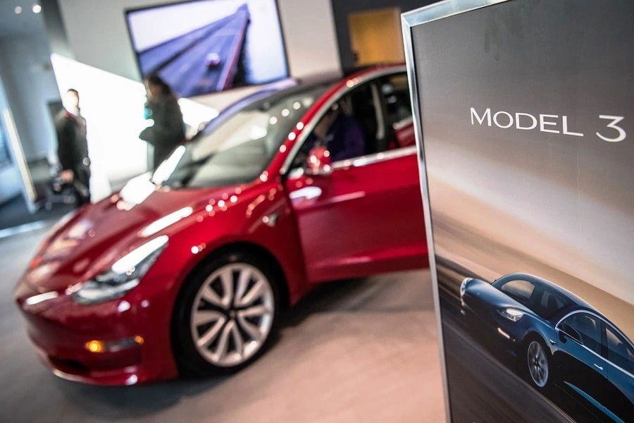 Tesla прекращает выпуск самой доступного электромобиля Model 3 в США